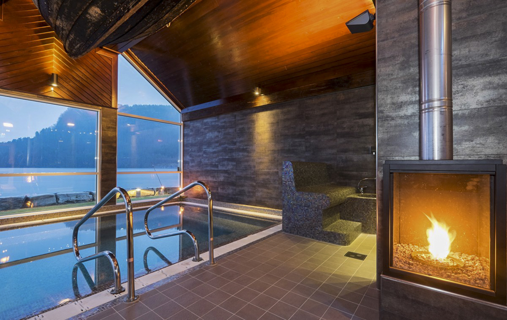 Badehuset Spa med nydelig utsikt over Tingvollfjorden